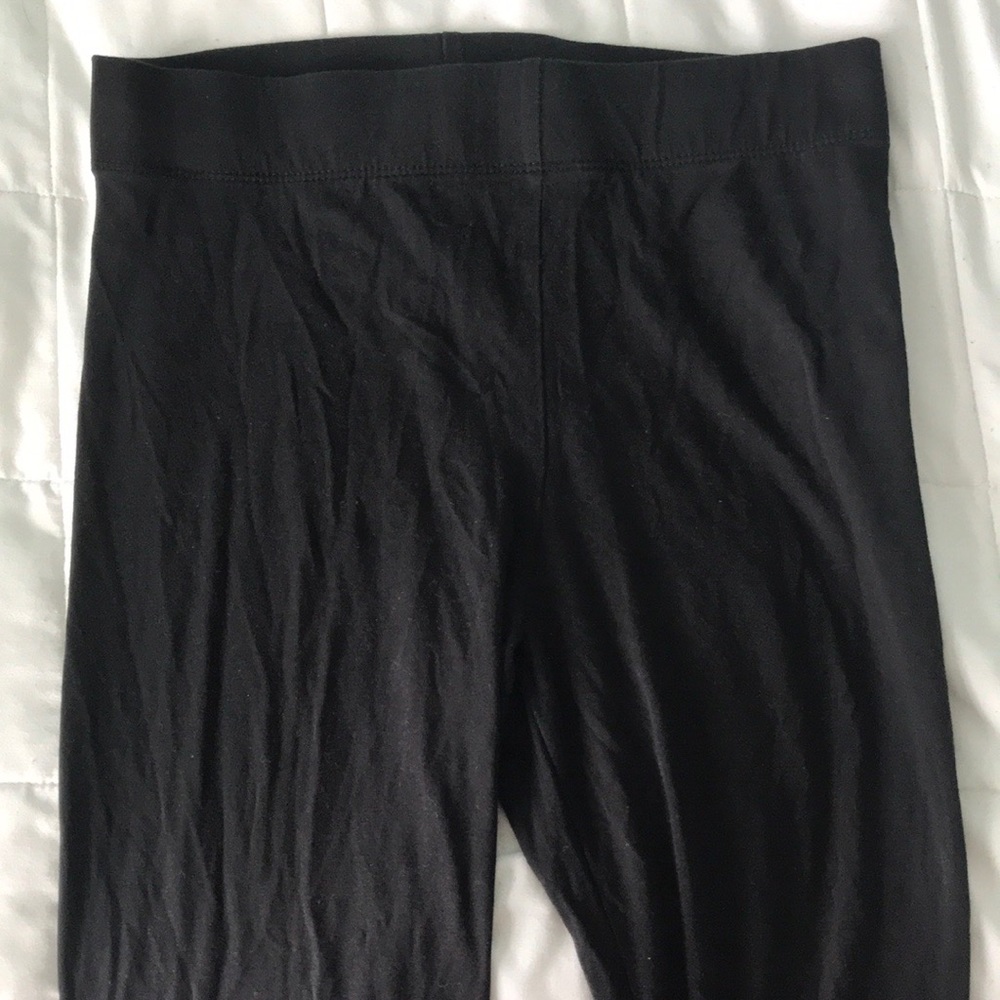 Simple black leggings